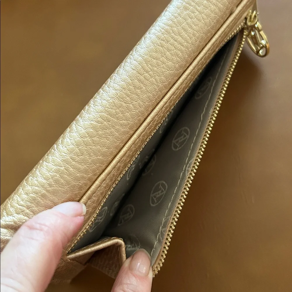 NWT Adrienne Vittadini Studio Champaign Gold Pebble Leather Wallet